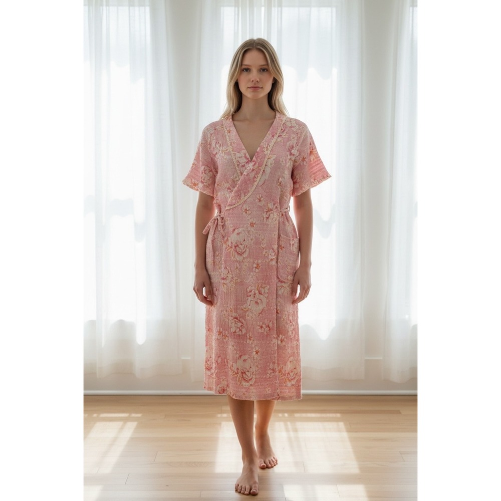 Miss and Mrs Vintage Pink Floral Seersucker Wrap Robe Housecoat Lace Trim Size M